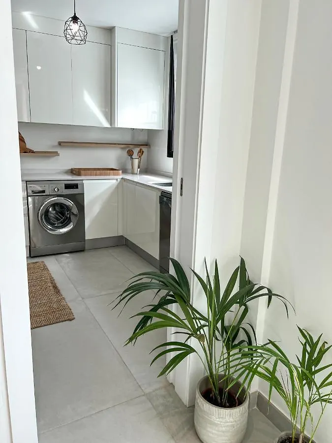 3 Bedrooms, Spacious Apartment 60 M From The Beach El Médano