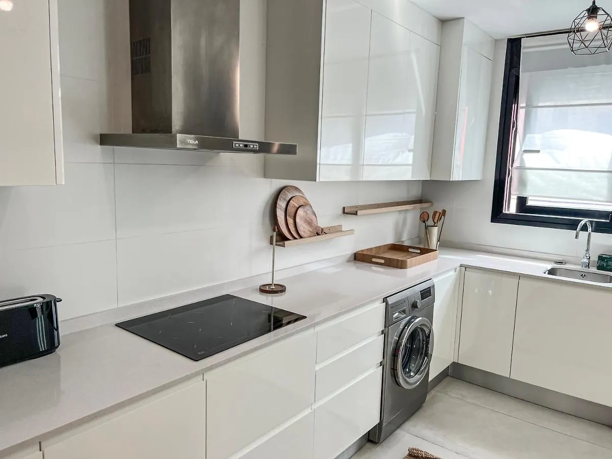 3 Bedrooms, Spacious Apartment 60 M From The Beach El Medano   El Medano (Tenerife)